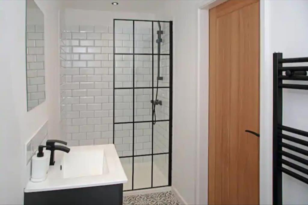 Modern Luxury 4 Bed House In Heart Of Ferienhaus