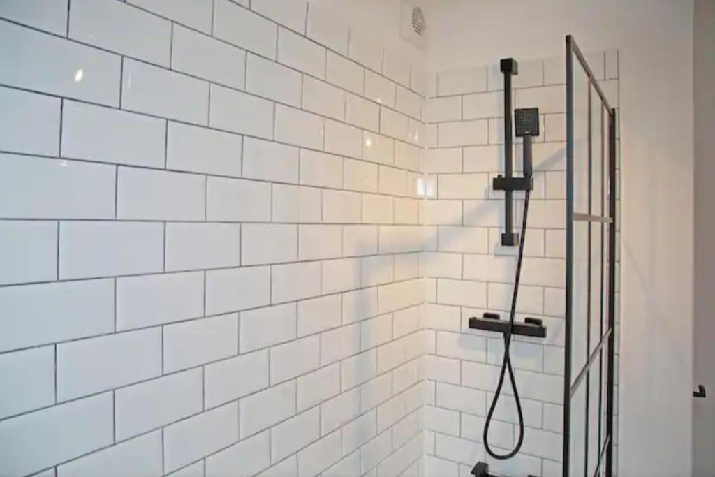 Modern Luxury 4 Bed House In Heart Of Ferienhaus *