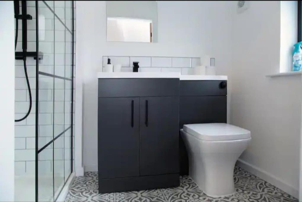 Ferienhaus Modern Luxury 4 Bed House In Heart Of